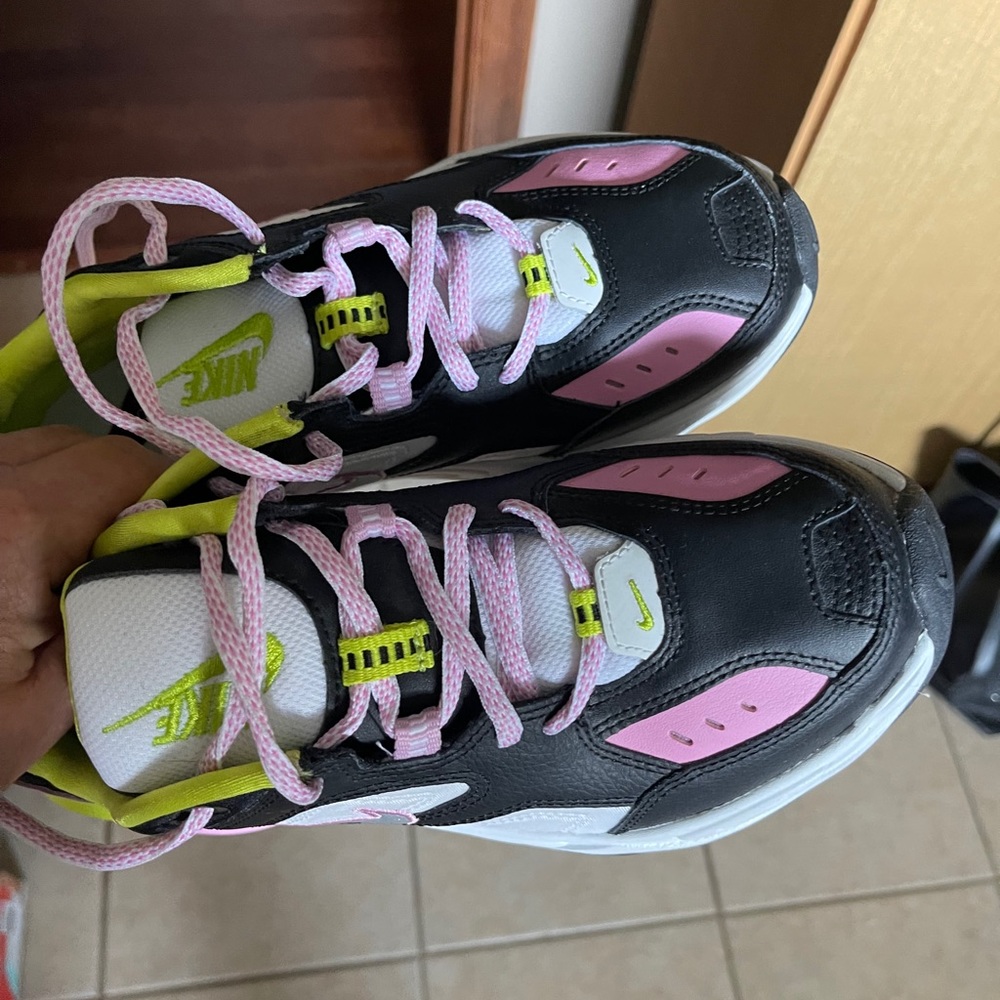 Tekno nikes size 7